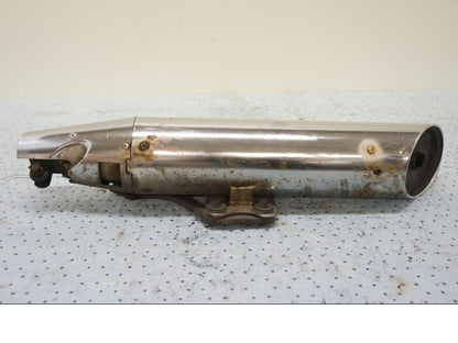 Vänster sida på Ljuddämpare från en Kawasaki EN 500 -1999 motorcykel.