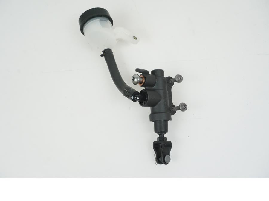 Framsidan på Bromshuvudcylinder från en BMW R 1250 GS -2023 motorcykel.