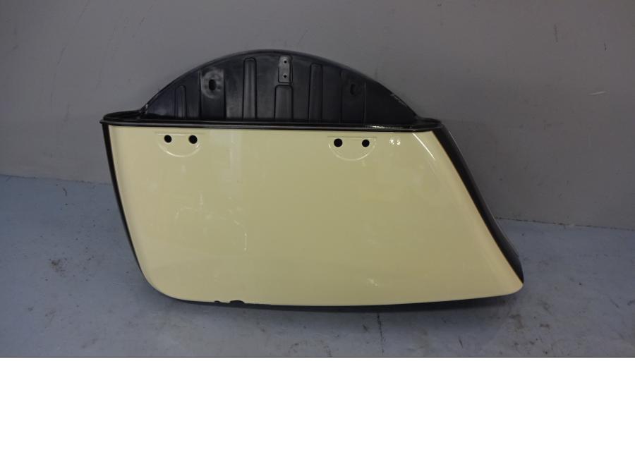 Framsidan på Sidoväska från en Indian Chieftain Classic -2019 motorcykel.