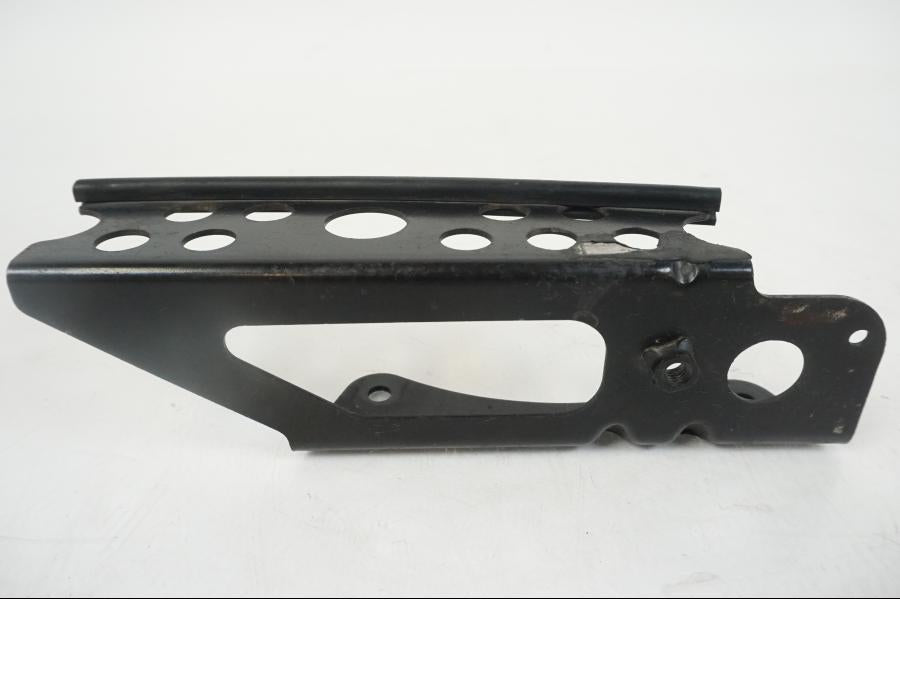 Baksidan på Passagerarhandtag från en Kawasaki ZZR 1100 -1994 motorcykel.