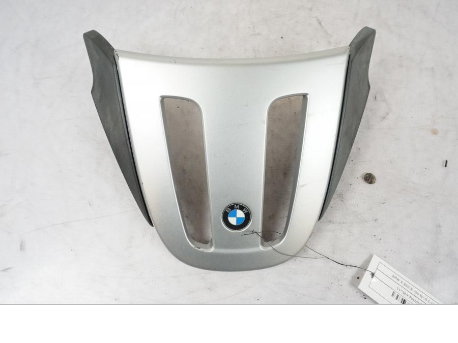 Framsidan på Pakethållare från en BMW R 850 R -2004 motorcykel.