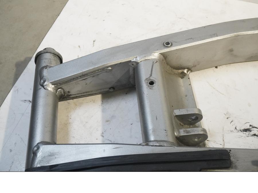 Höger sida på Sving från en Yamaha FZ-6 -2007 motorcykel.