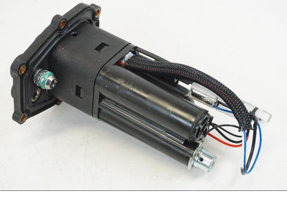 Framsidan på Bensinpump insprut från en Ducati Streetfighter V4 -2020 motorcykel.