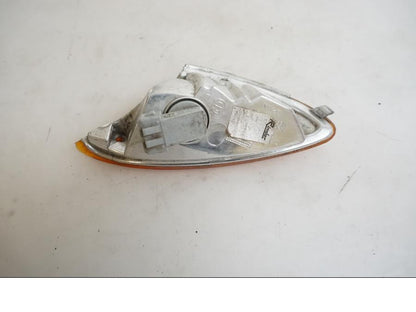 Höger sida på Blinkers från en BMW K 1200 S -2007 motorcykel.