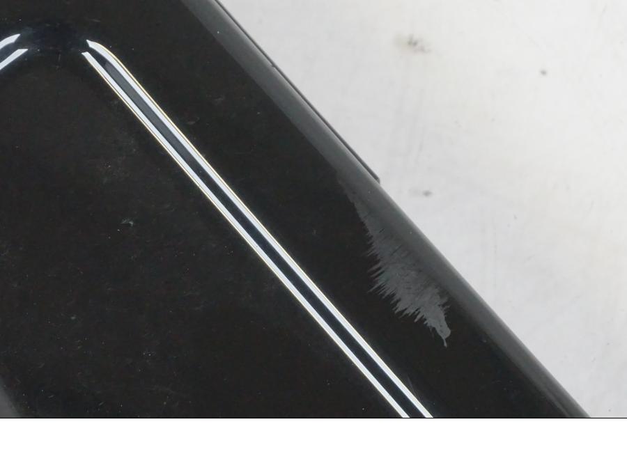 Baksidan på Ramskydd från en Suzuki VZR 1800 -2009 motorcykel.