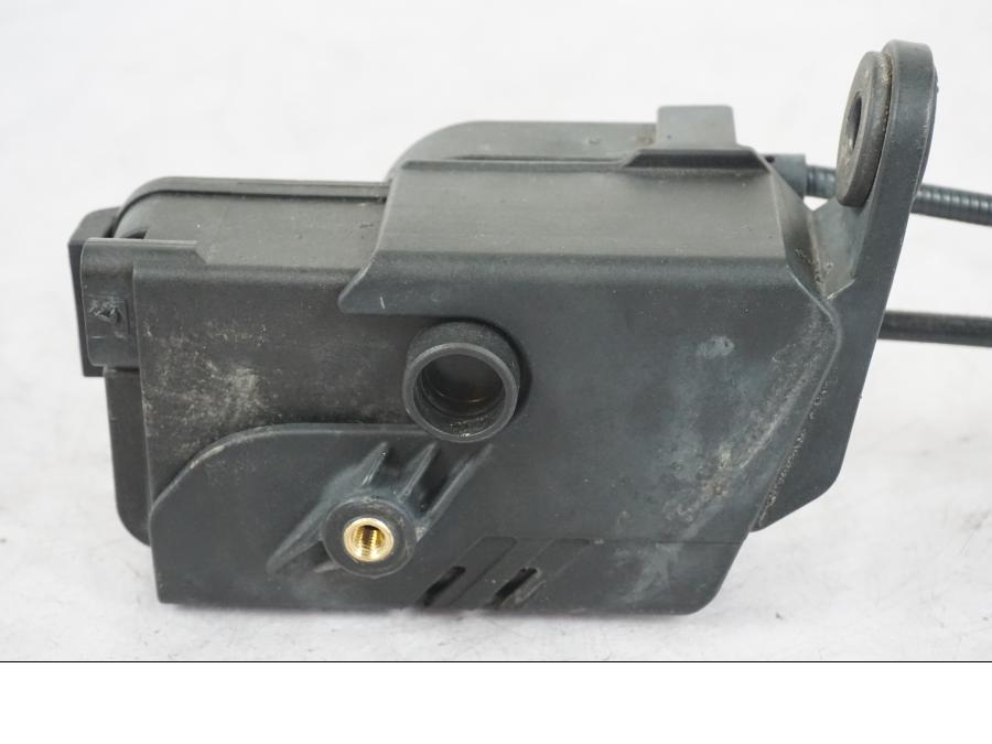 Vänster sida på Avgasspjällmotor från en BMW R 1200 GSA -2012 motorcykel.