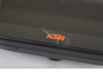 Vänster sida på Instrumentpanel från en KTM 1290 Super Duke R -2018 motorcykel.