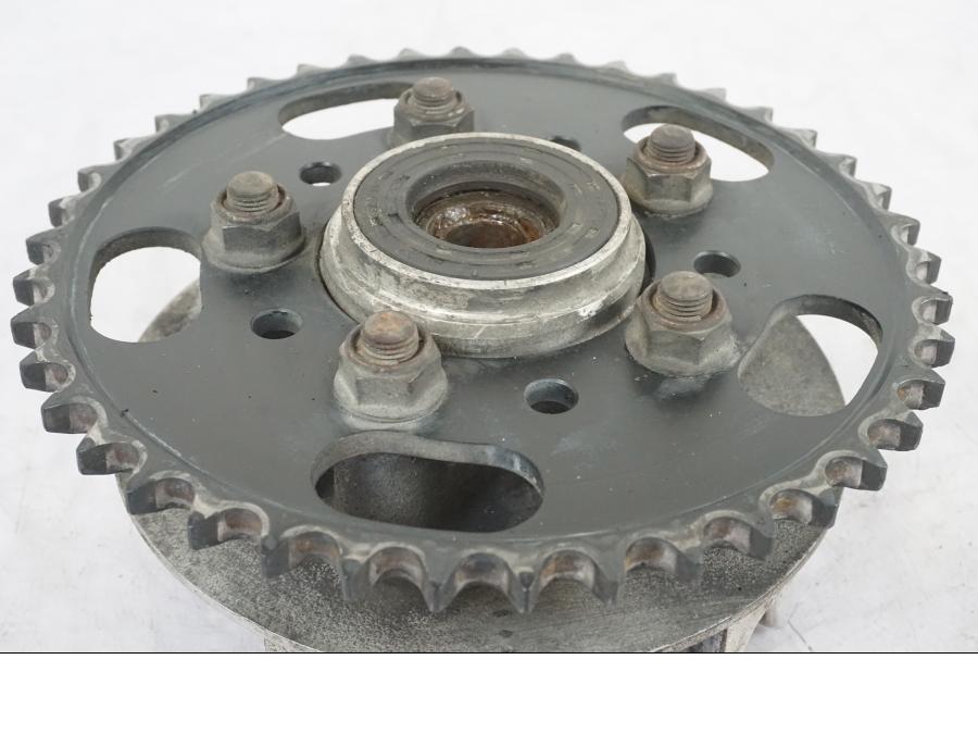 Baksidan på Drevfäste från en Honda CBR 1000 F -1989 motorcykel.