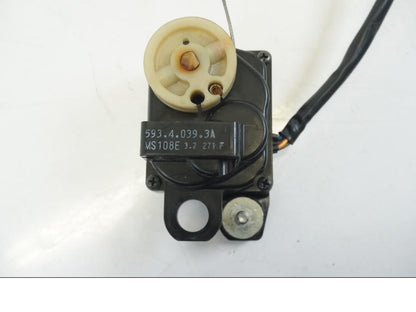 Höger sida på Avgasspjällmotor från en Ducati Hyperstrada -2013 motorcykel.