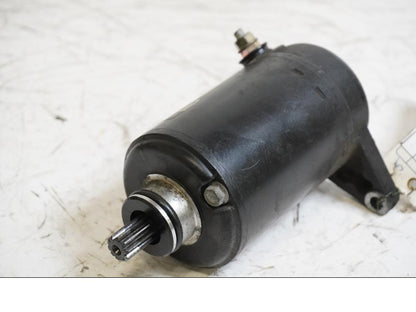 Framsidan på Startmotor från en Kawasaki ZX-9R -1997 motorcykel.