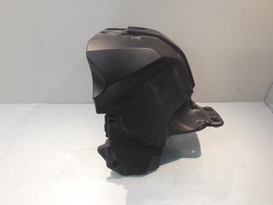 Framsidan på Bensintank från en BMW K 1200 S -2008 motorcykel.