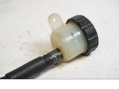 Höger sida på Bromshuvudcylinder från en Yamaha YZF R6 -2000 motorcykel.