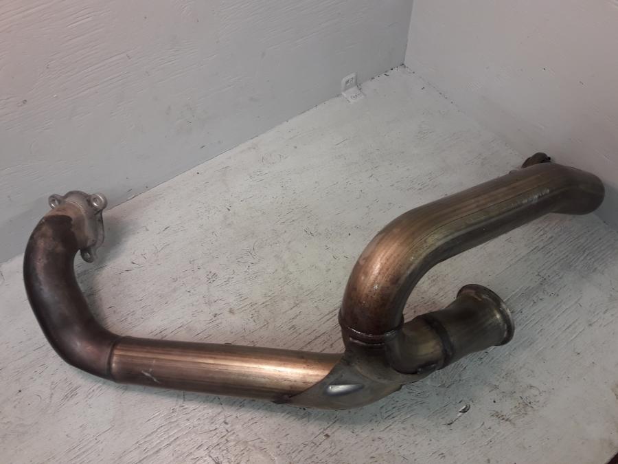 Baksidan på Grenrör från en KTM 1290 Super Duke -2016 motorcykel.