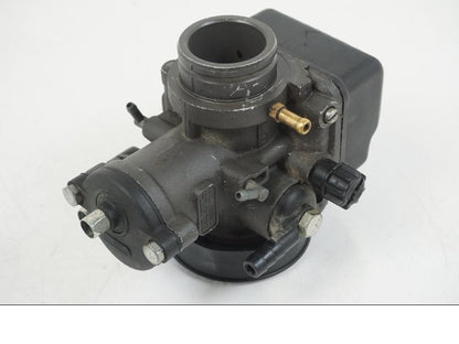 Höger sida på Förgasare från en Aprilia RS 125 -2008 motorcykel.