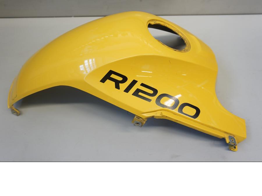 Framsidan på Bensintankskåpa från en BMW R 1200 GSA -2011 motorcykel.