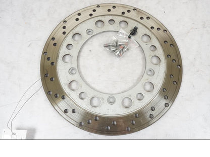 Framsidan på Bromsskiva från en Honda VT 600 C -1998 motorcykel.