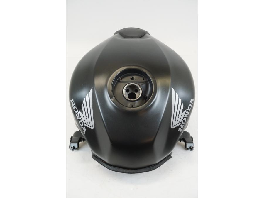 Extrabild4 på Bensintank från en Honda CB 650 F Hornet -2017 motorcykel.