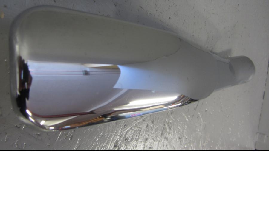 Baksidan på Värmeskydd från en Triumph Thunderbird 1600 -2011 motorcykel.