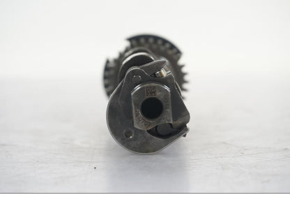 Snett uppifrån på Kamaxel från en BMW R 1200 GSA -2014 motorcykel.