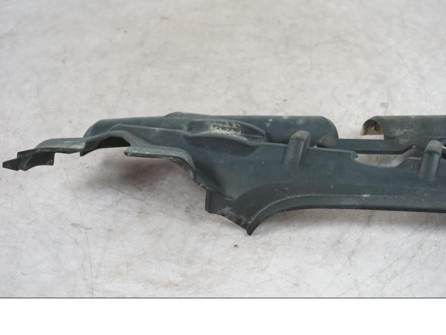 Höger sida på Bakvinge från en Triumph Tiger Explorer -2016 motorcykel.