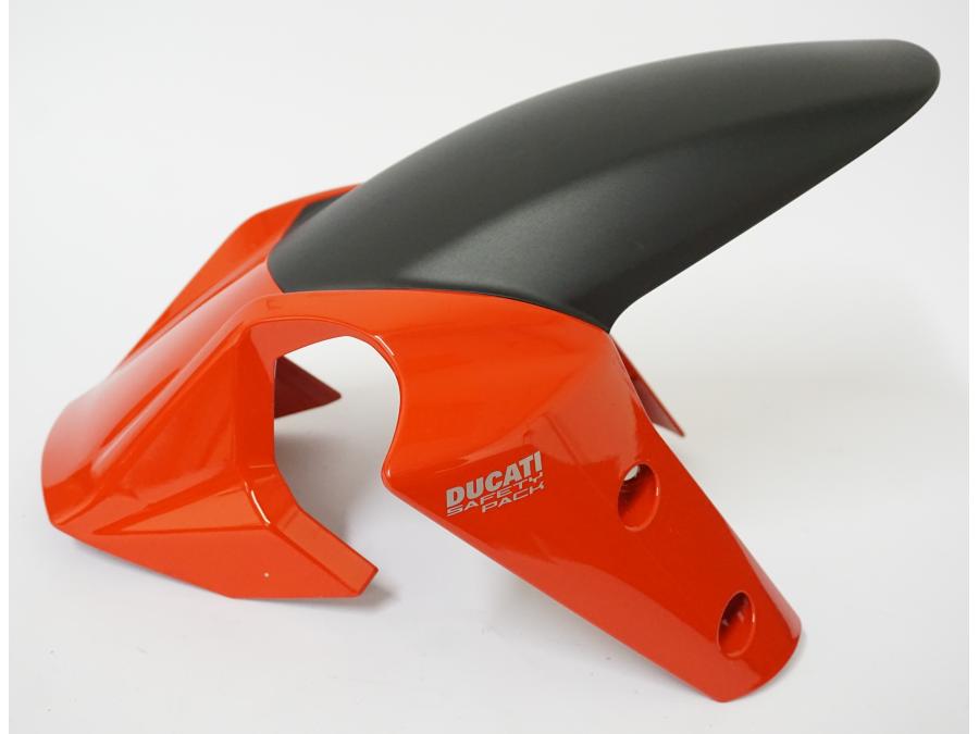 Framsidan på Framskärm från en Ducati Multistrada 1200 -2010 motorcykel.