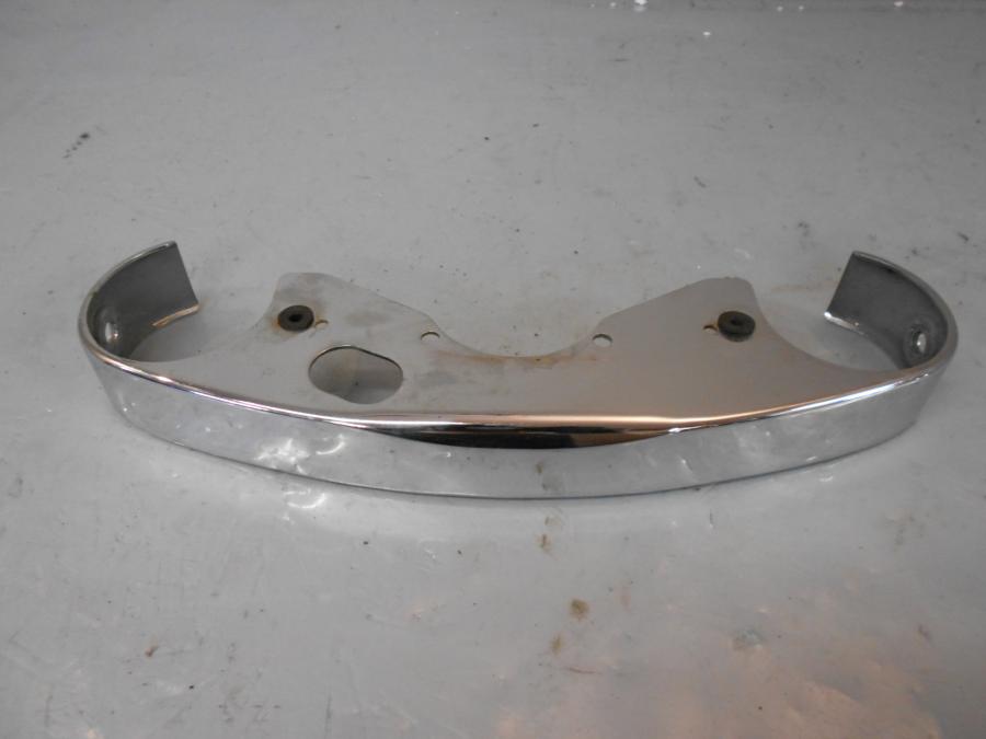 Framsidan på Gaffelbendekor från en Kawasaki VN 1500 Classic Tourer -2002 motorcykel.