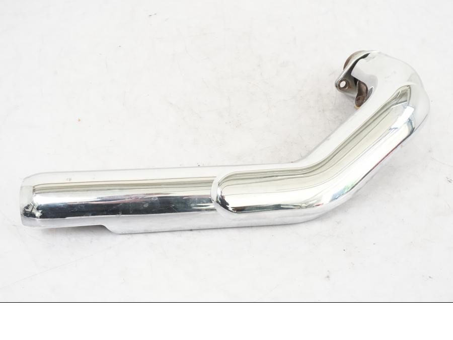 Framsidan på Grenrör från en Yamaha XVS 1100 -2000 motorcykel.