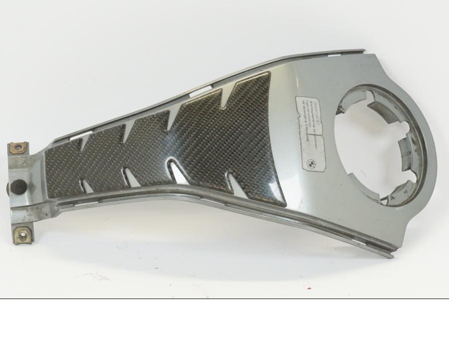 Baksidan på Bensintankskåpa från en BMW K 1200 S -2006 motorcykel.