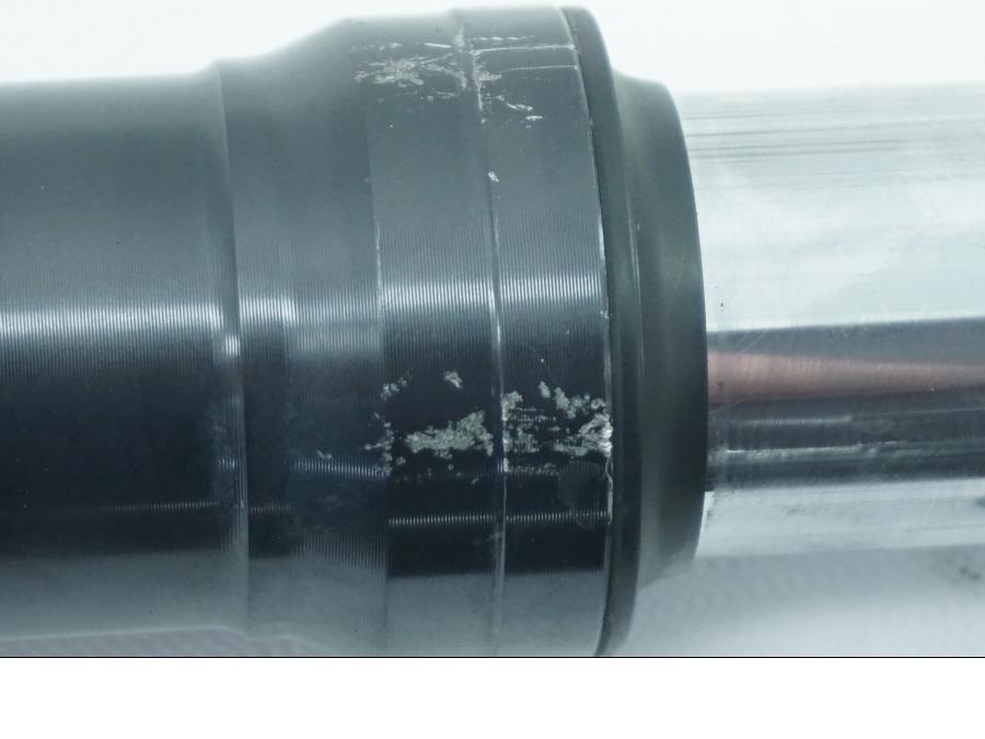 Snett uppifrån på Gaffelben från en Yamaha YZF 1000 R1 -2002 motorcykel.