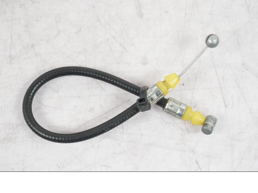 Baksidan på Sadellåsmekanism från en Suzuki GSF 1250 -2010 motorcykel.