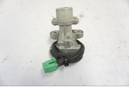 Höger sida på Låssats från en Suzuki DL 1000 -2003 motorcykel.