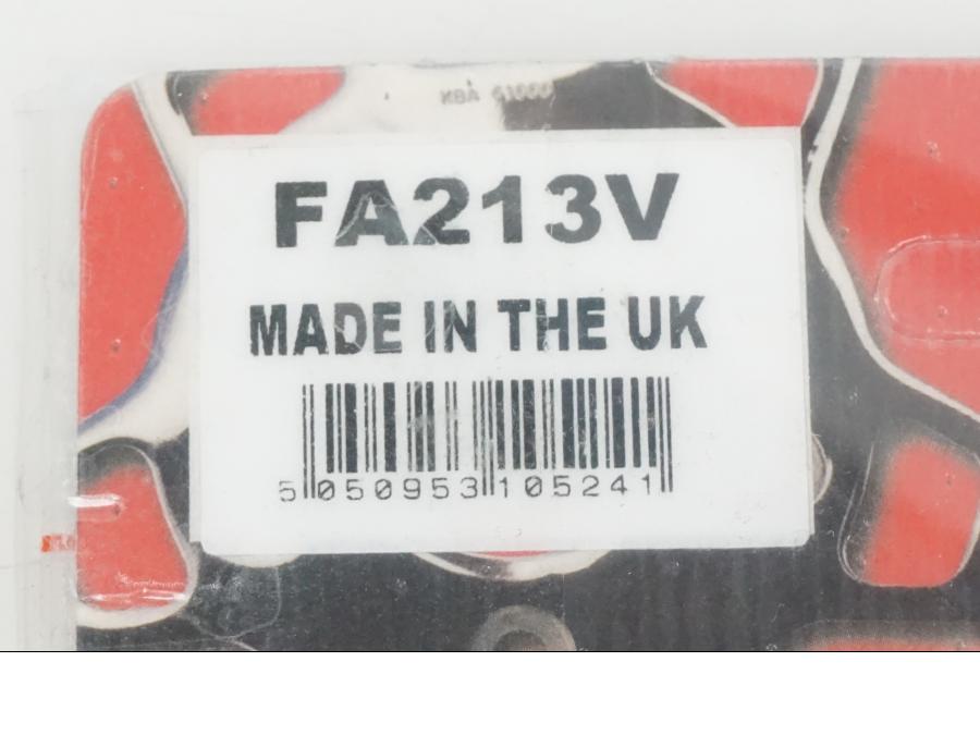 Baksidan på Bromsbelägg från en Universal Universal -2010 moped.