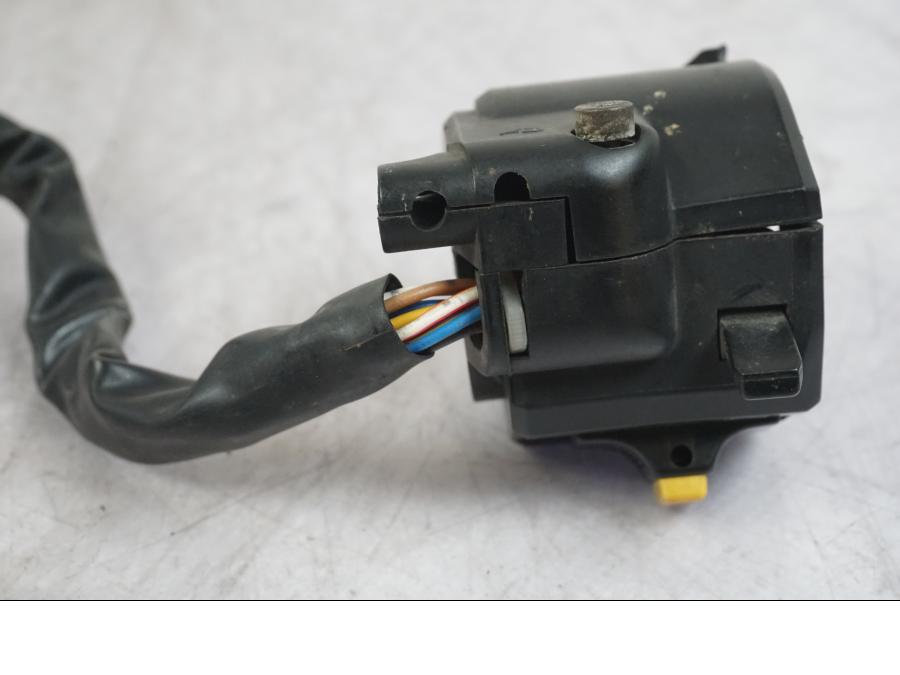 Extrabild1 på Styrelreglage från en Buell 1125 R -2008 motorcykel.