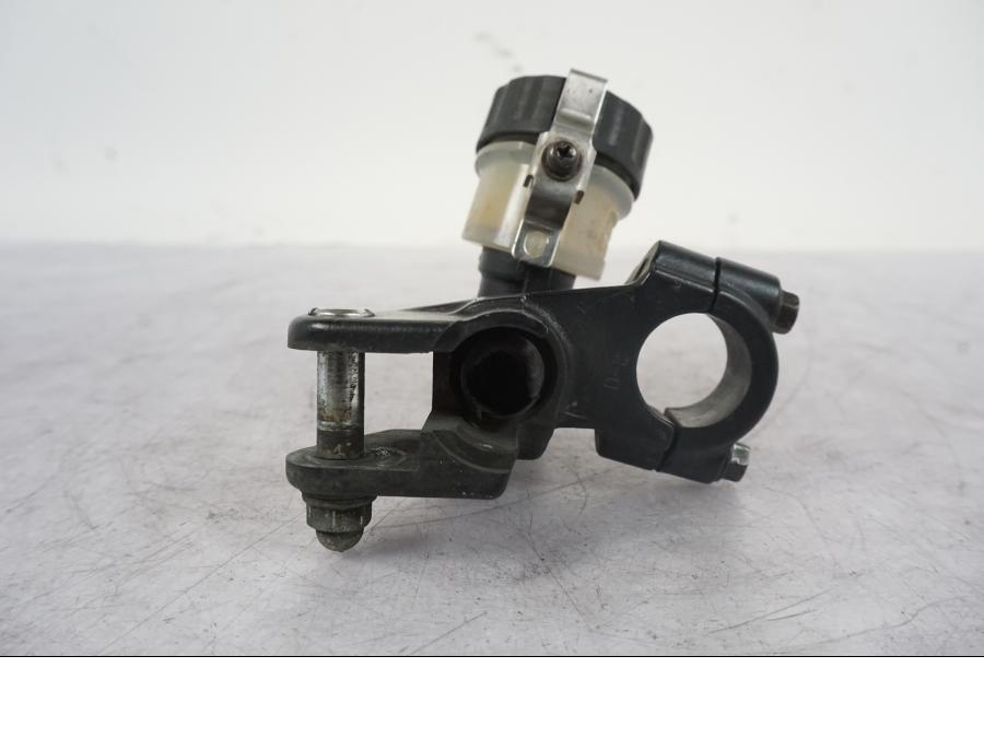 Baksidan på Kopplingshuvudcylinder från en Honda VTR 1000 F -1997 motorcykel.