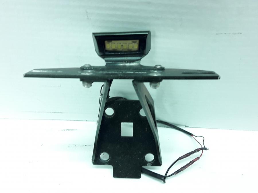 Baksidan på Skylthållare från en Suzuki GSX-S 1000 -2018 motorcykel.