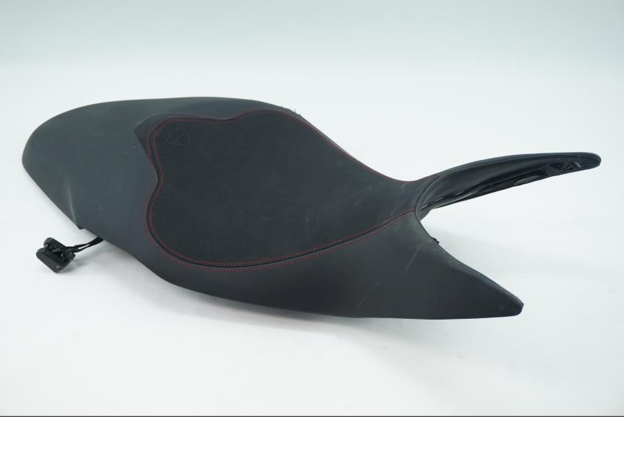 Framsidan på Sadel från en Ducati Supersport 939 -2018 motorcykel.