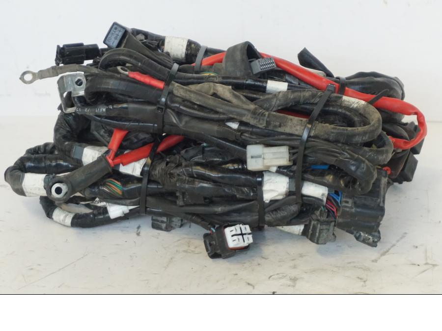 Framsidan på Kabelstam från en Yamaha X-Max 250 -2016 scooter.