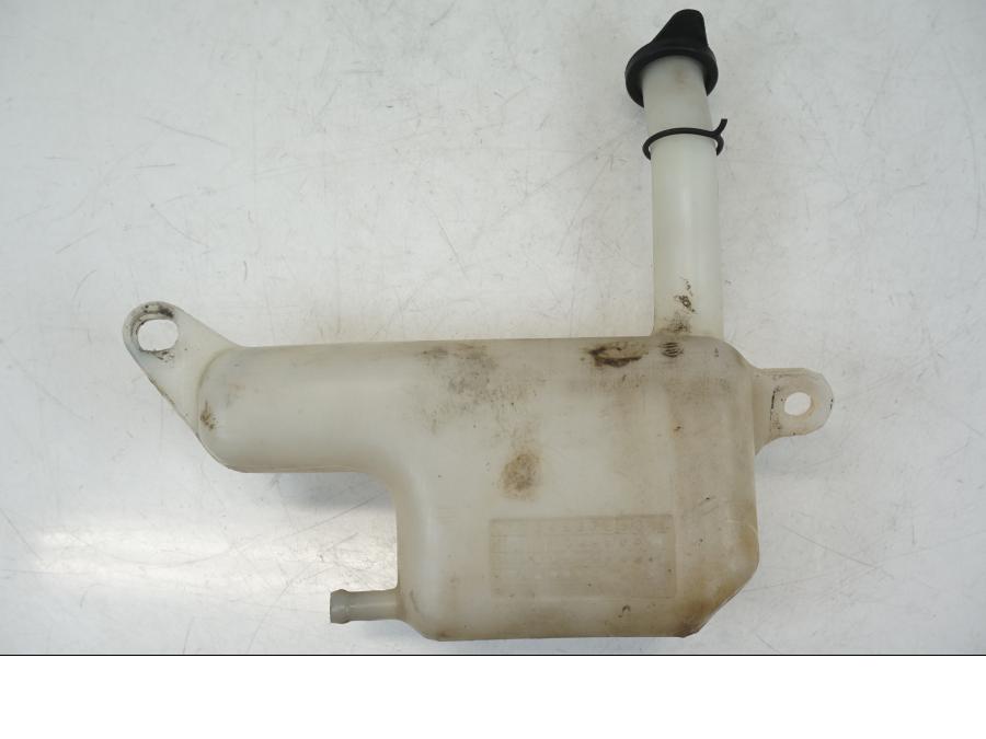 Vänster sida på Vattenexpansionskärl från en Honda NSR 125 -1991 motorcykel.