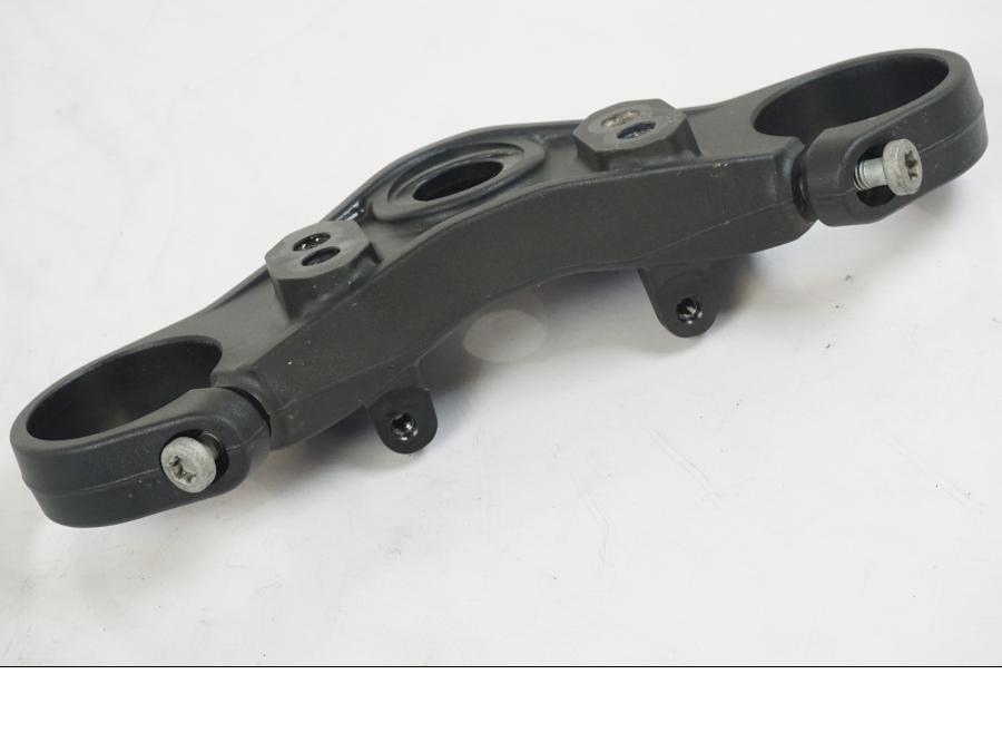 Vänster sida på Gaffelkrona från en KTM 1290 Super Duke R -2015 motorcykel.