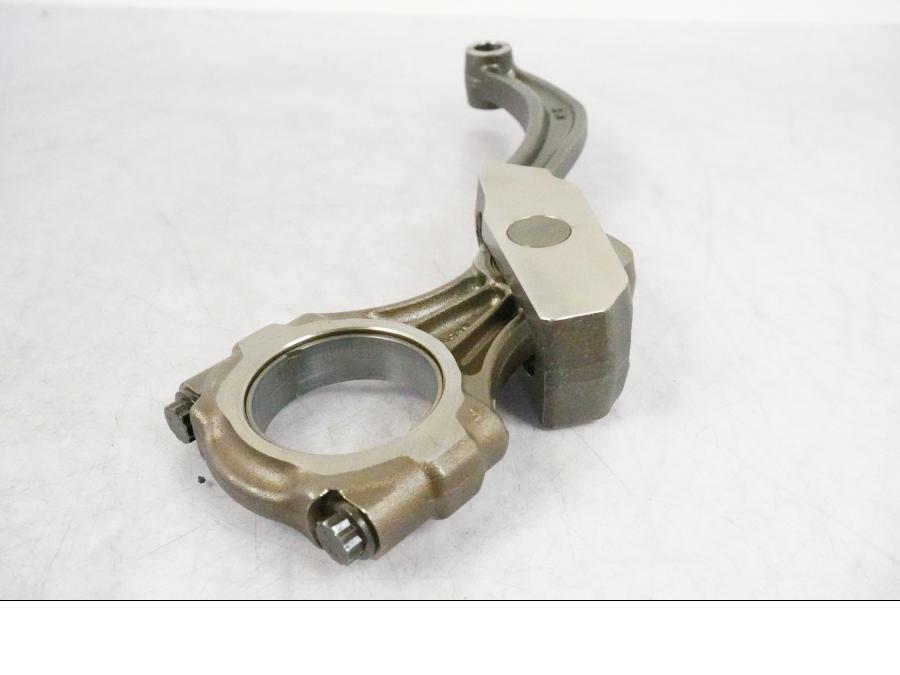 Snett nerifrån på Motordelar från en BMW F 800 GS -2009 motorcykel.