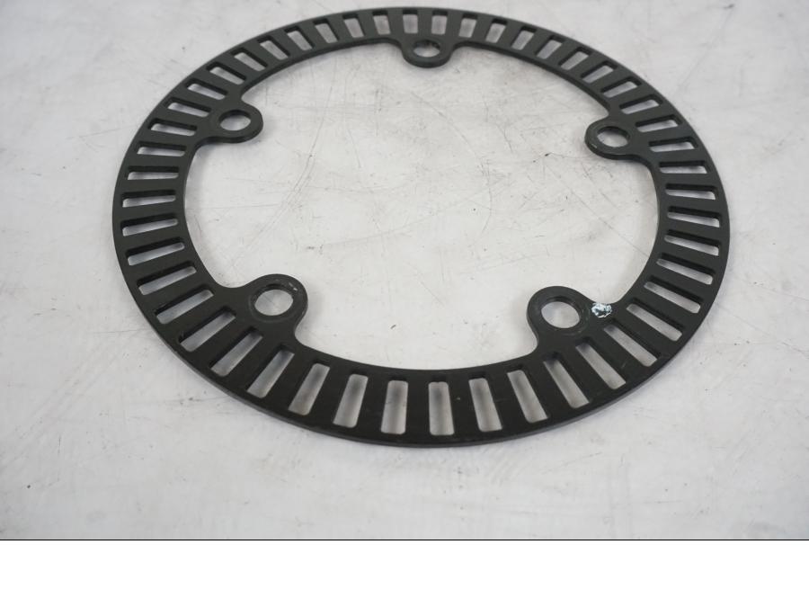 Framsidan på ABS krans från en KTM 1290 Super Duke -2019 motorcykel.