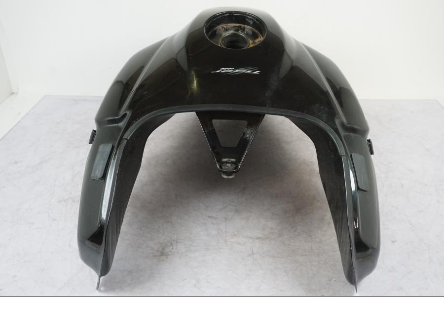 Extrabild2 på Bensintank från en Triumph Tiger -2009 motorcykel.