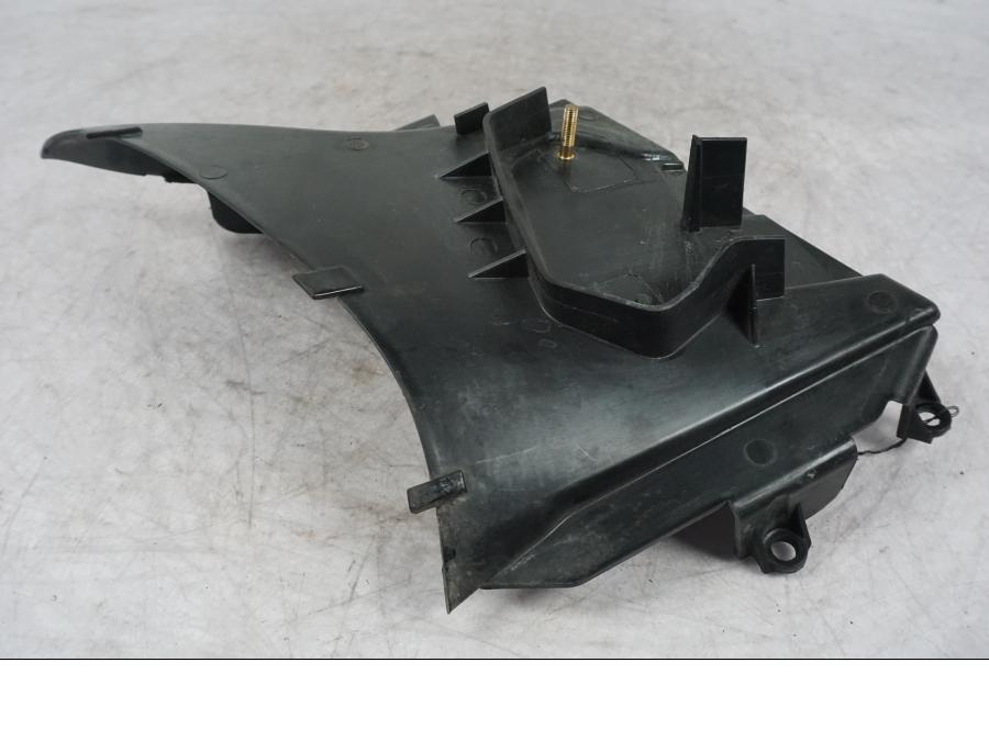 Extrabild1 på Luftvinge från en Buell 1125 R -2008 motorcykel.