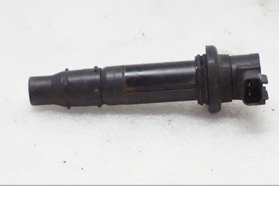 Framsidan på Tändspole från en Yamaha FZ1-S -2006 motorcykel.