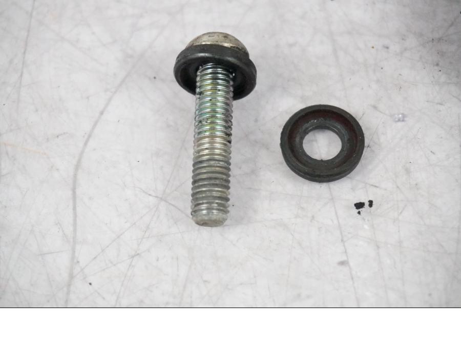 Baksidan på Styrdämpare från en Suzuki GSX-R 1000 -2008 motorcykel.