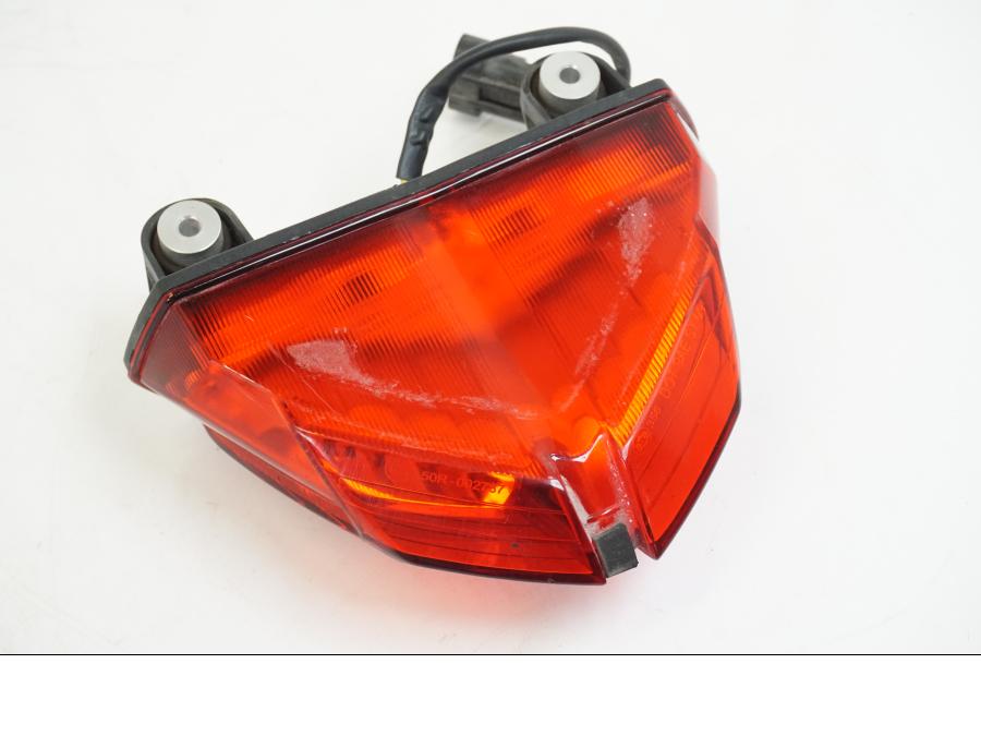 Framsidan på Baklampa från en Ducati Streetfighter S -2011 motorcykel.