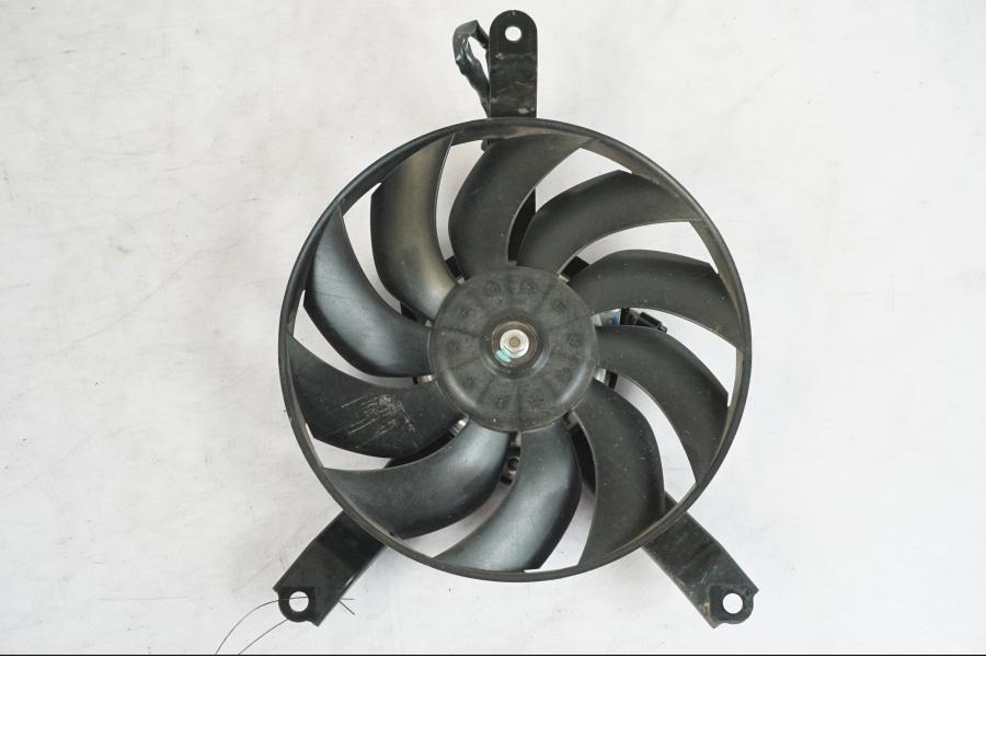 Framsidan på Vattenkylfläkt från en Kawasaki Z 900 -2019 motorcykel.