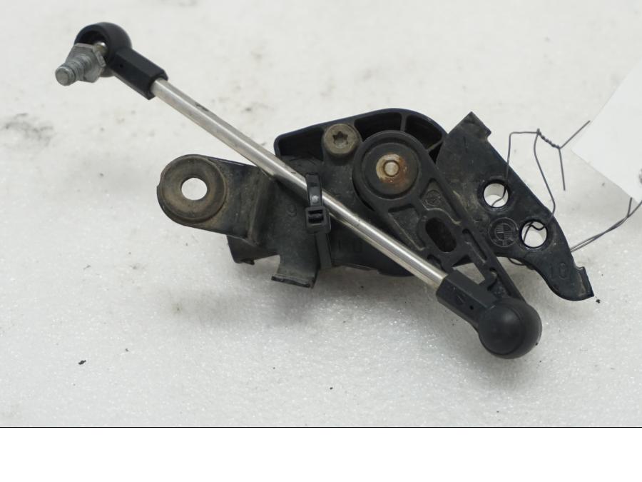 Baksidan på Nivåsensor från en BMW R 1200 GSA -2017 motorcykel.