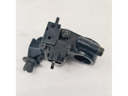 Vänster sida på Kopplingsklo från en Kawasaki ZR-7 -2002 motorcykel.