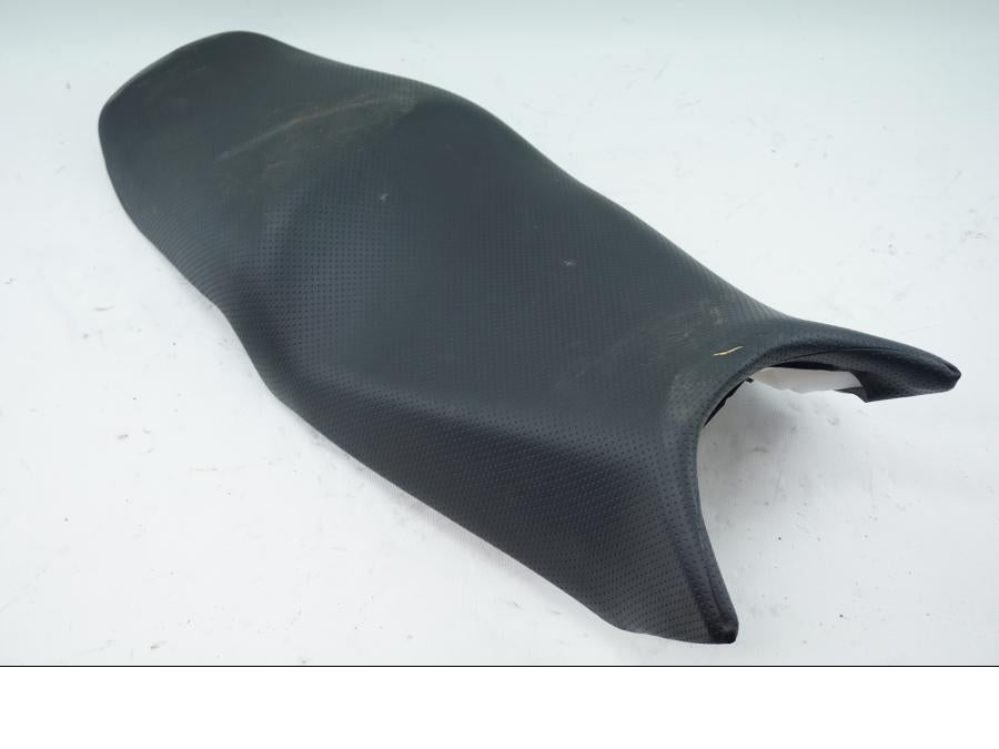 Framsidan på Sadel från en Yamaha FZ-6 -2007 motorcykel.